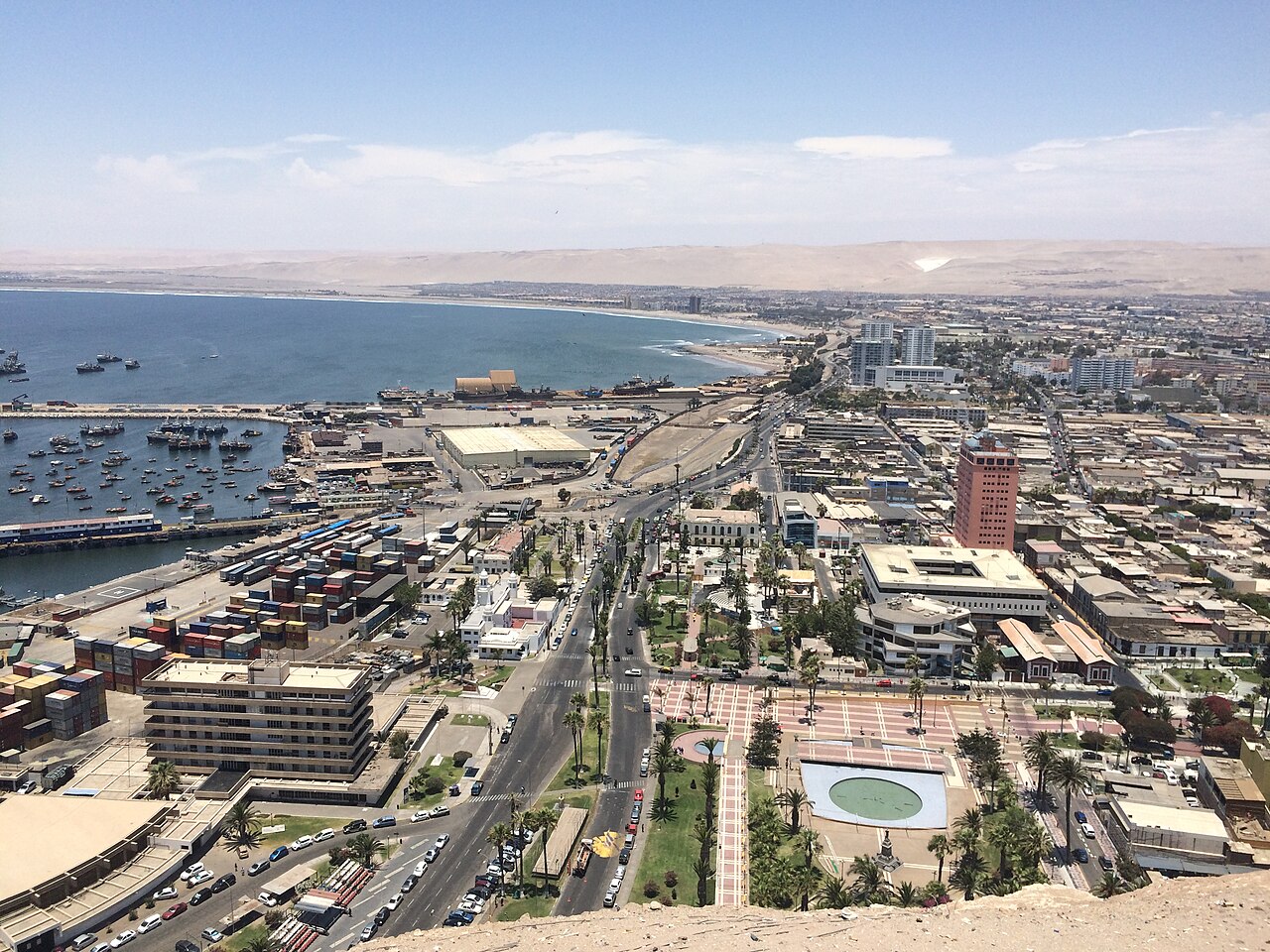 Vista de Arica y el océano Pacífico desde el Morro de Arica