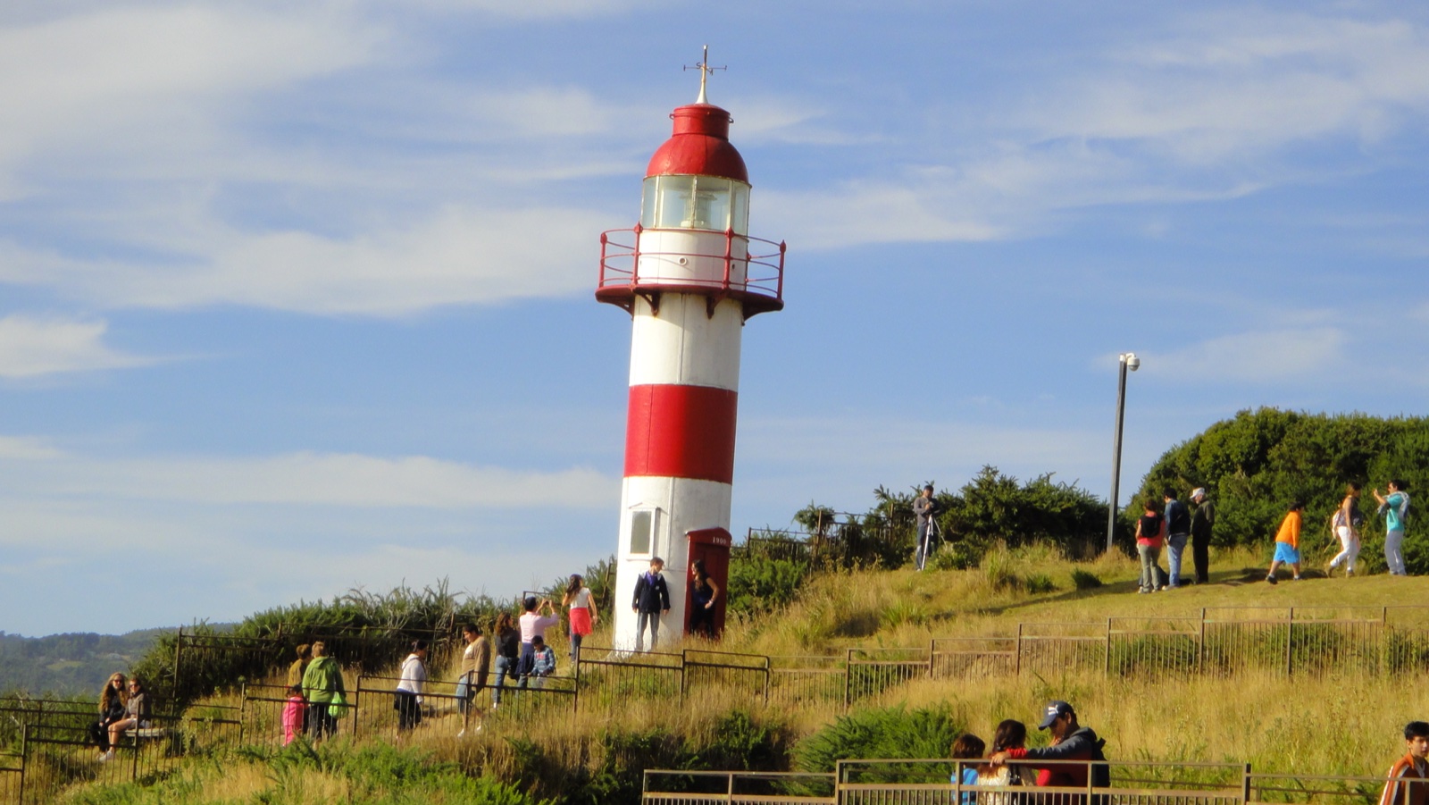 Faro del Fuerte de Niebla en la costa de Valdivia