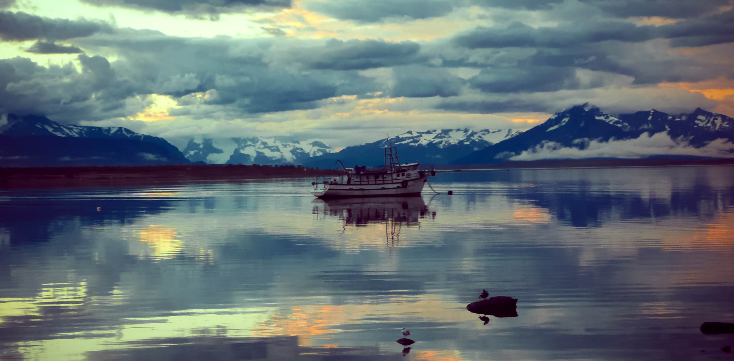 Costanera de Puerto Natales frente al Seno Última Esperanza